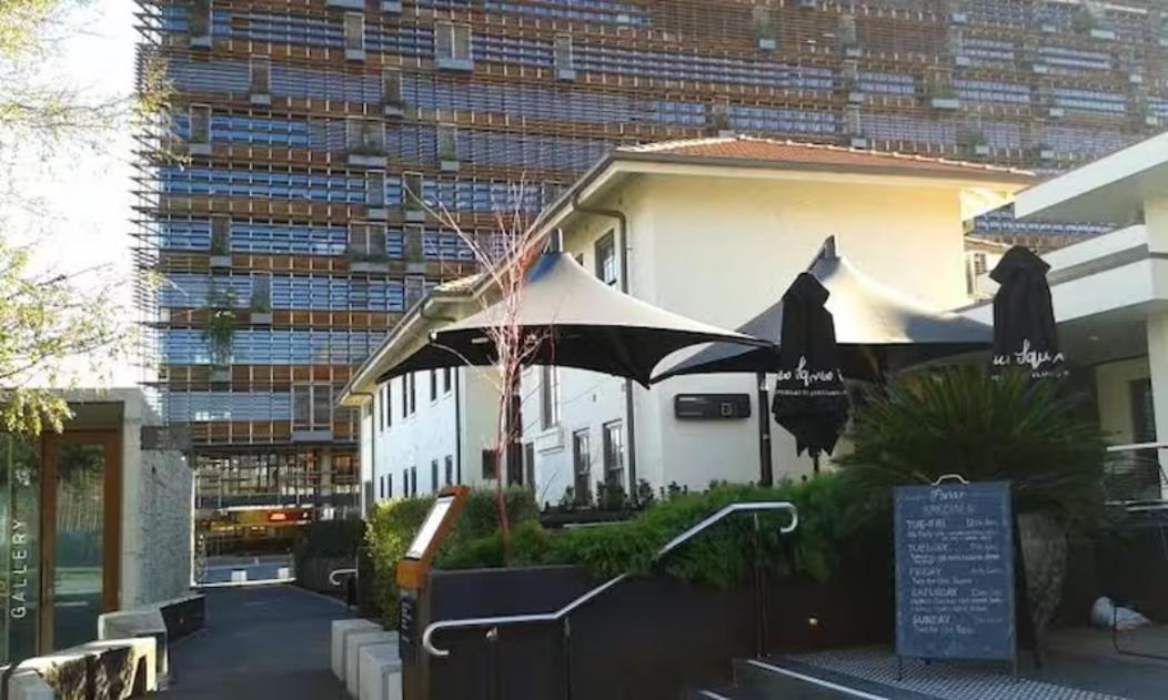 Nishi Holiday Apartments Канберра Экстерьер фото